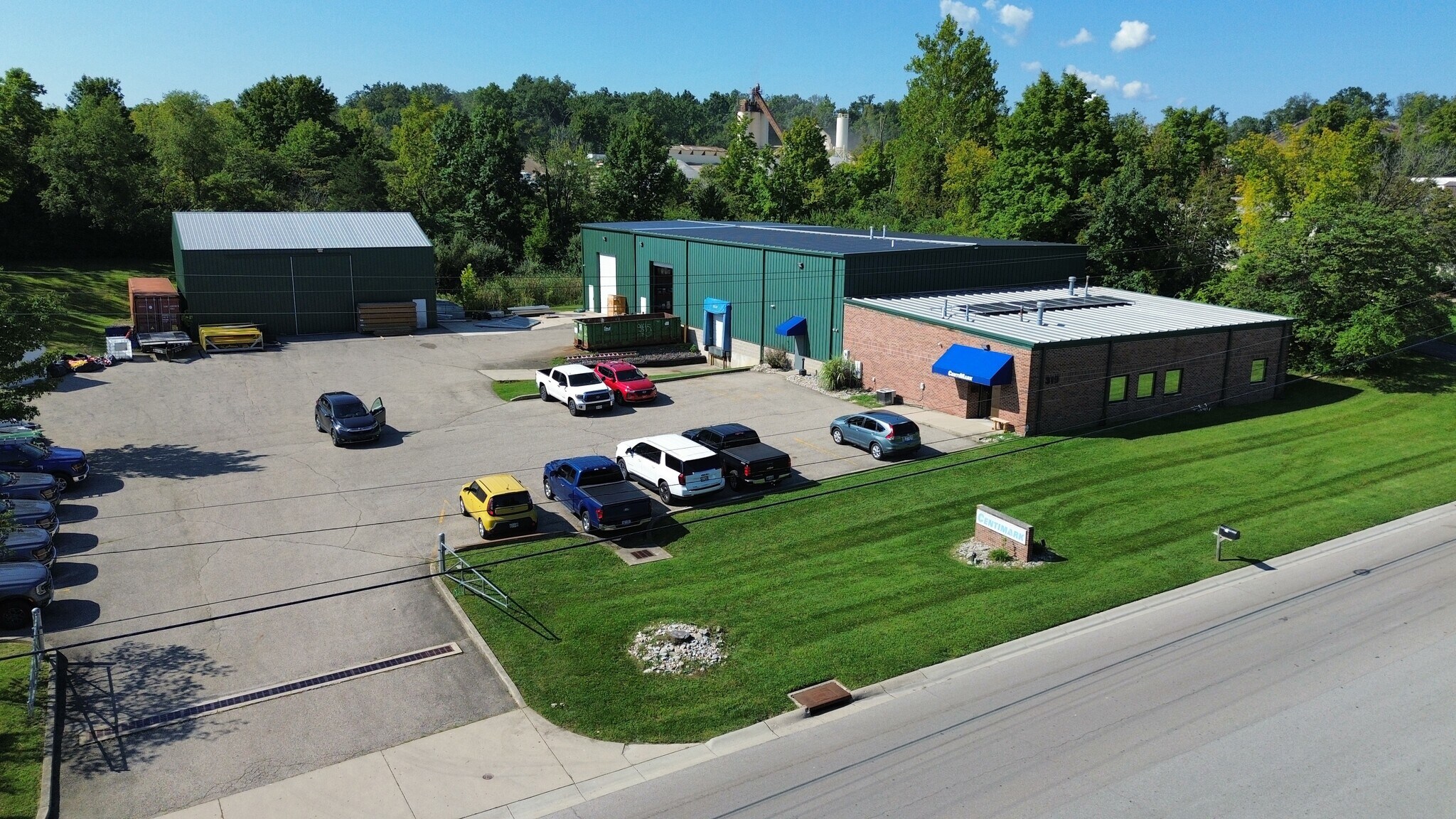 319 Industrial Dr, Franklin, OH for Rent