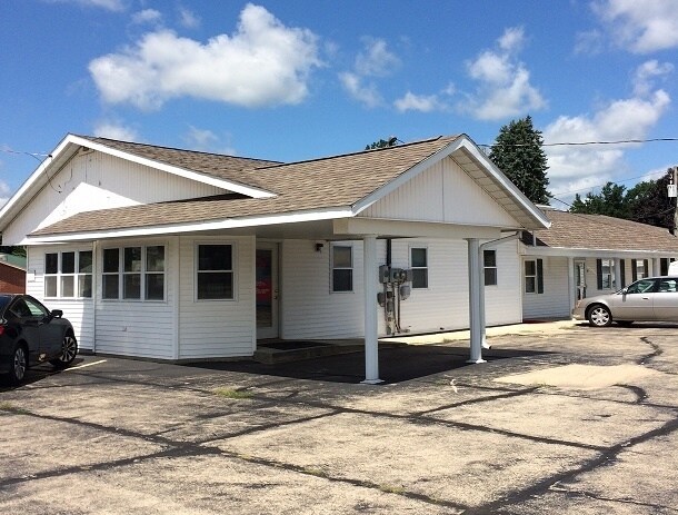 511 W Blackhawk Dr, Byron, IL for Sale