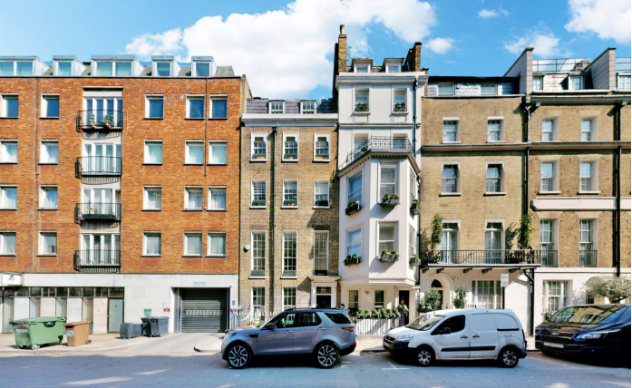 15 Half Moon St, London, LND for Rent