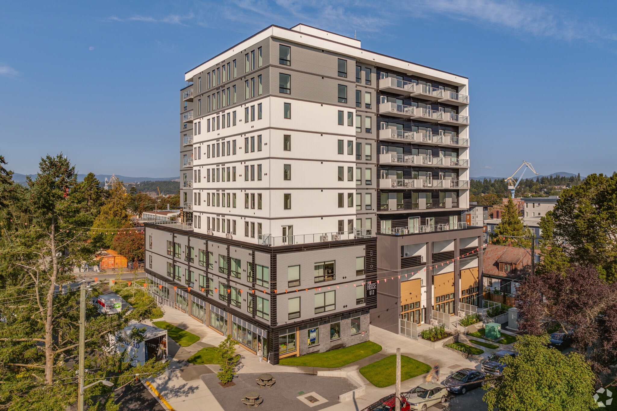 613 Constance Av, Esquimalt, BC for Rent