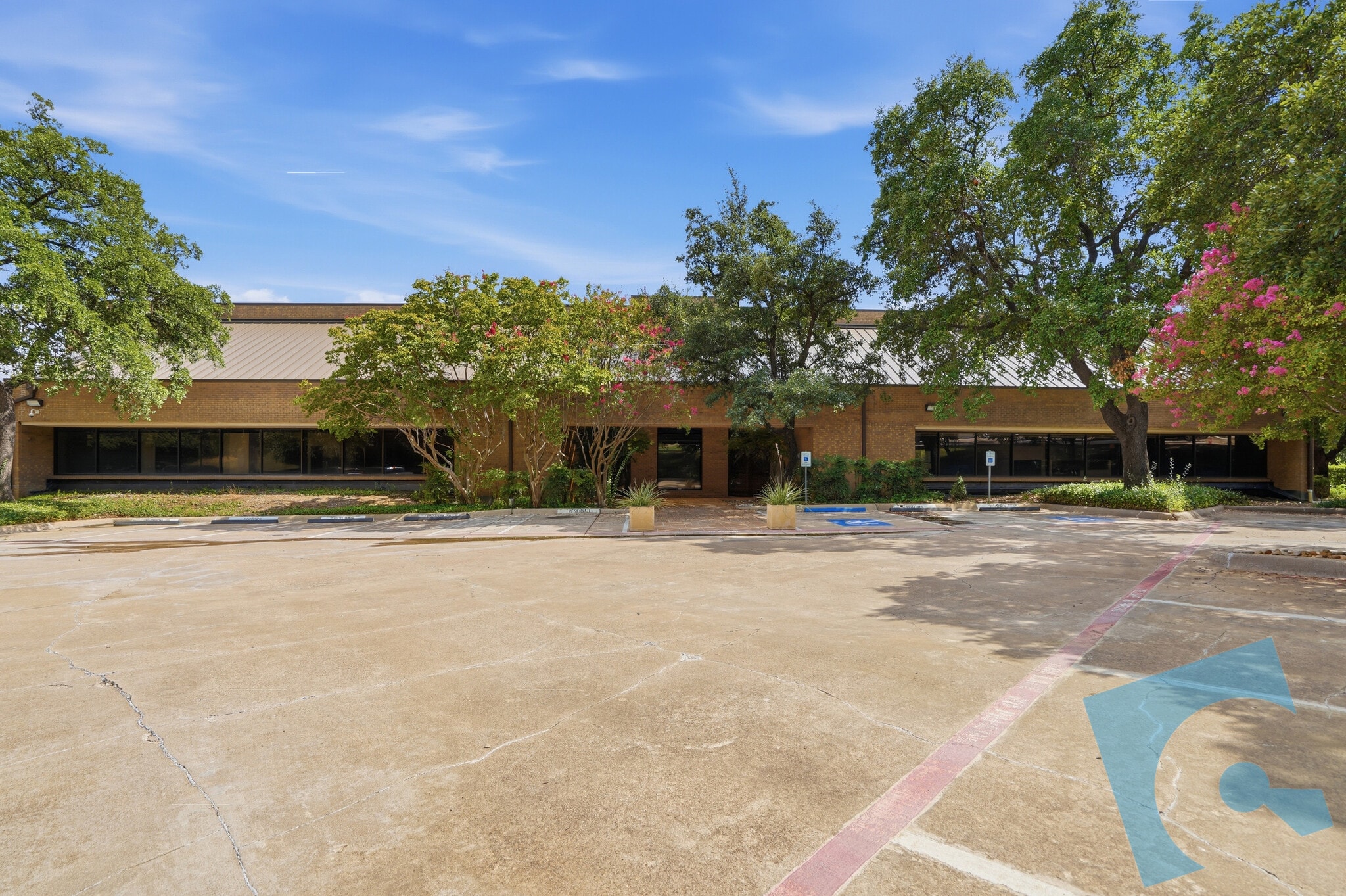 250 Decker Dr, Irving, TX for Rent