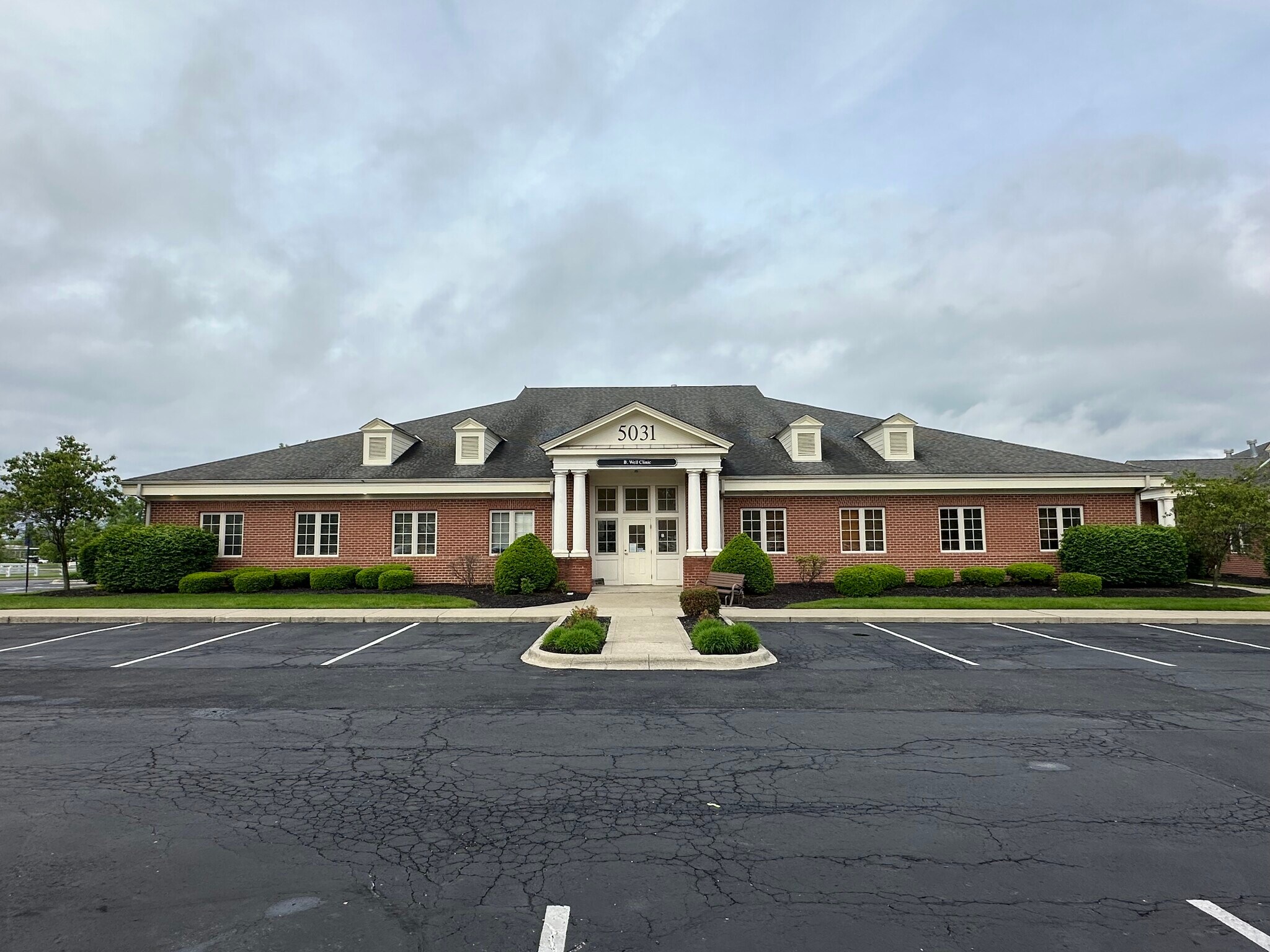 5031 Forest Dr, New Albany, OH for Sale