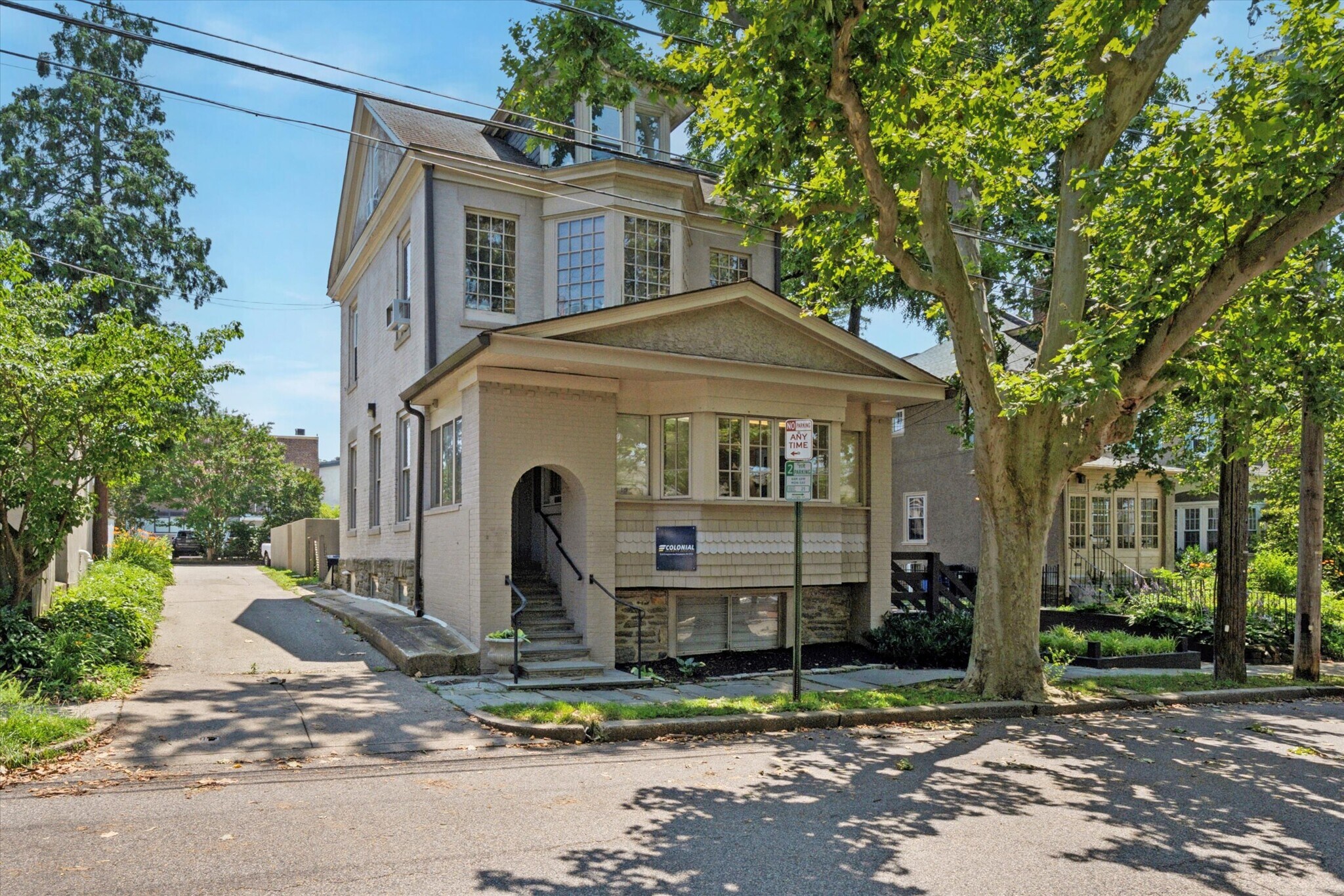 18 W Evergreen Ave, Philadelphia, PA for Sale