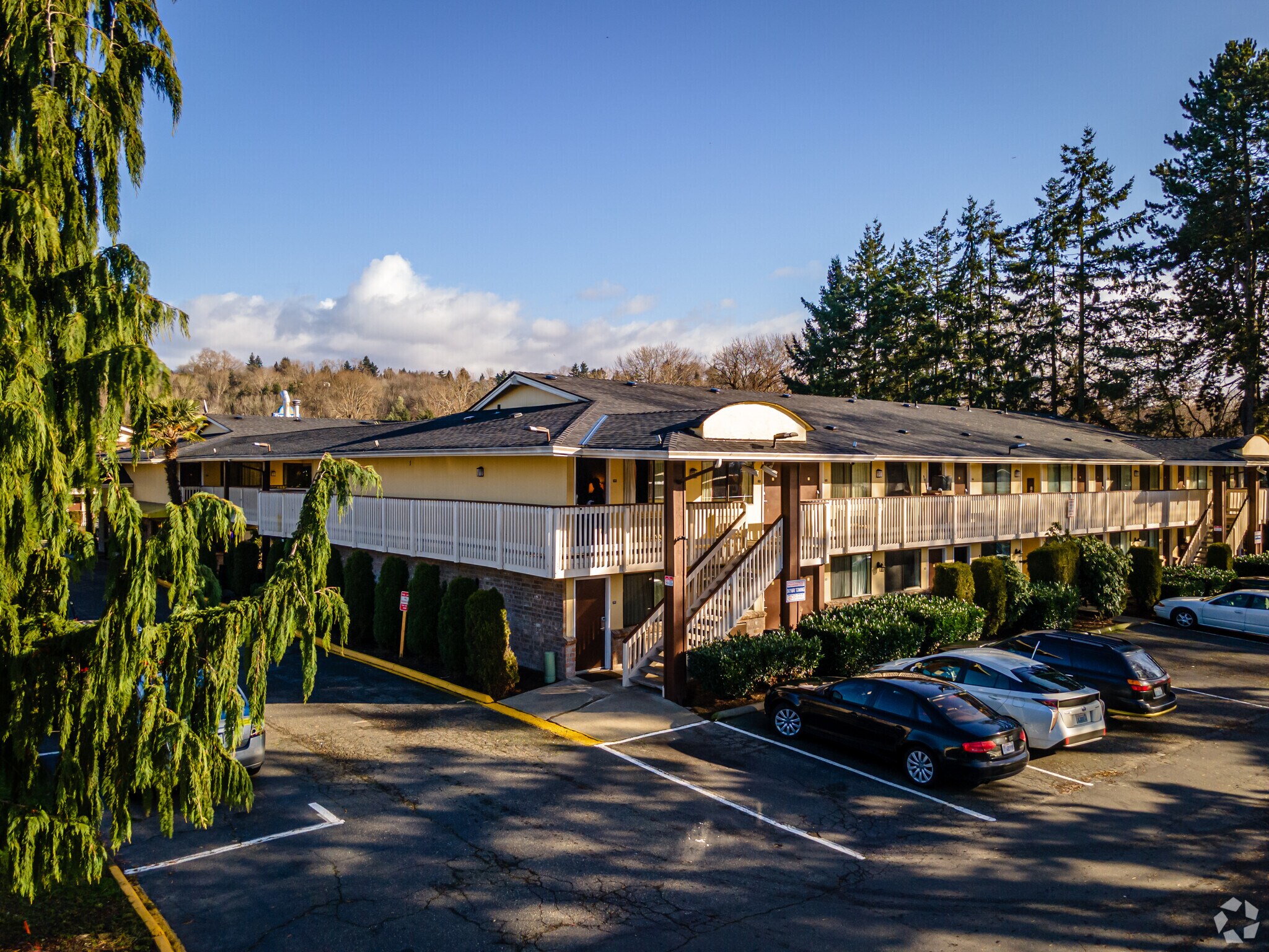 13050 48th Ave S, Tukwila, WA for Sale