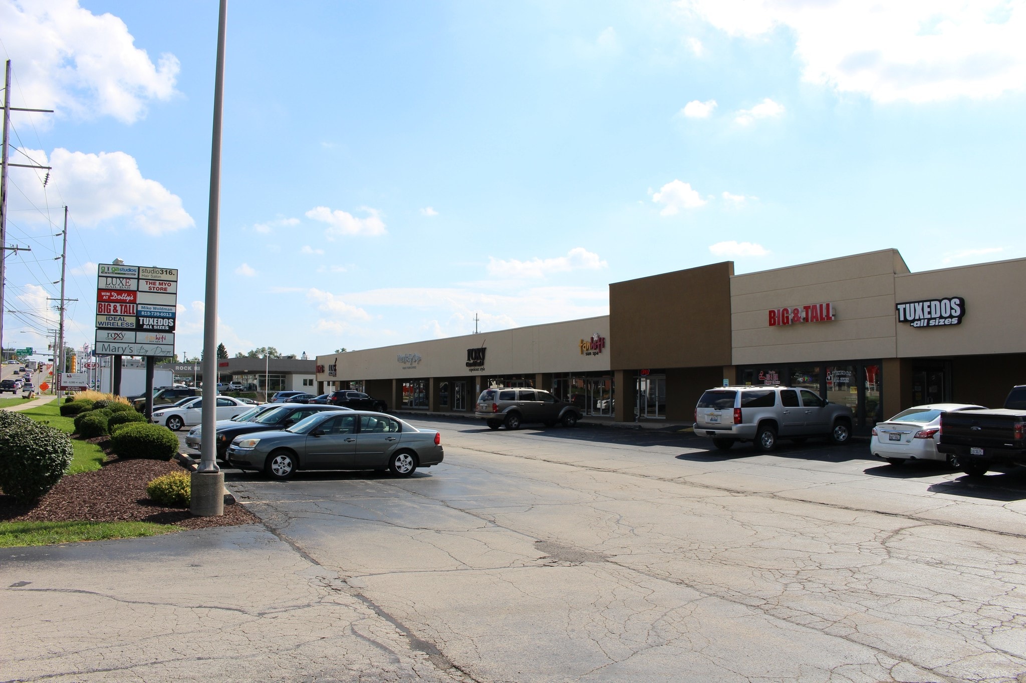 300-320 N Alpine Rd, Rockford, IL for Sale