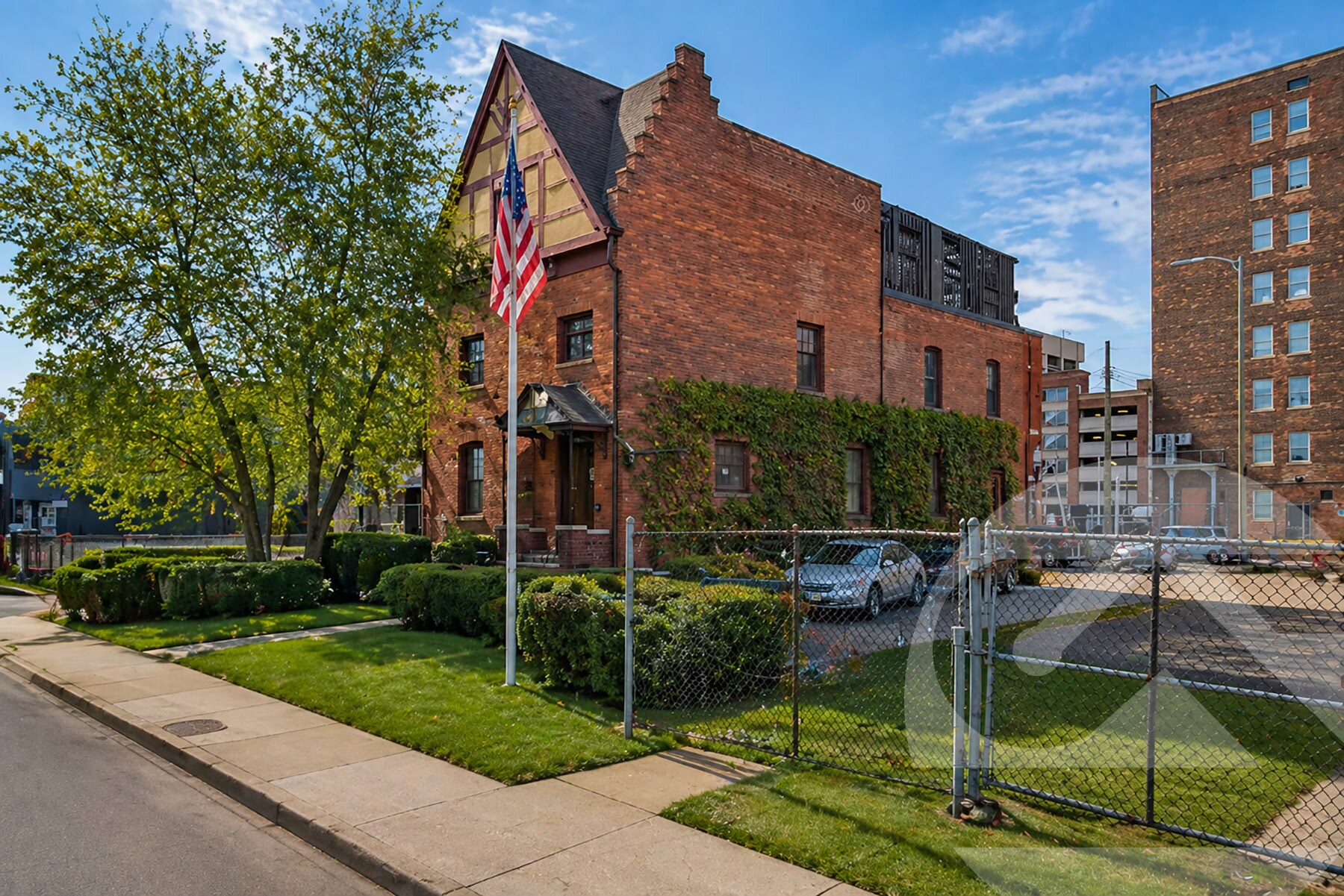 49 W Willis St, Detroit, MI for Sale