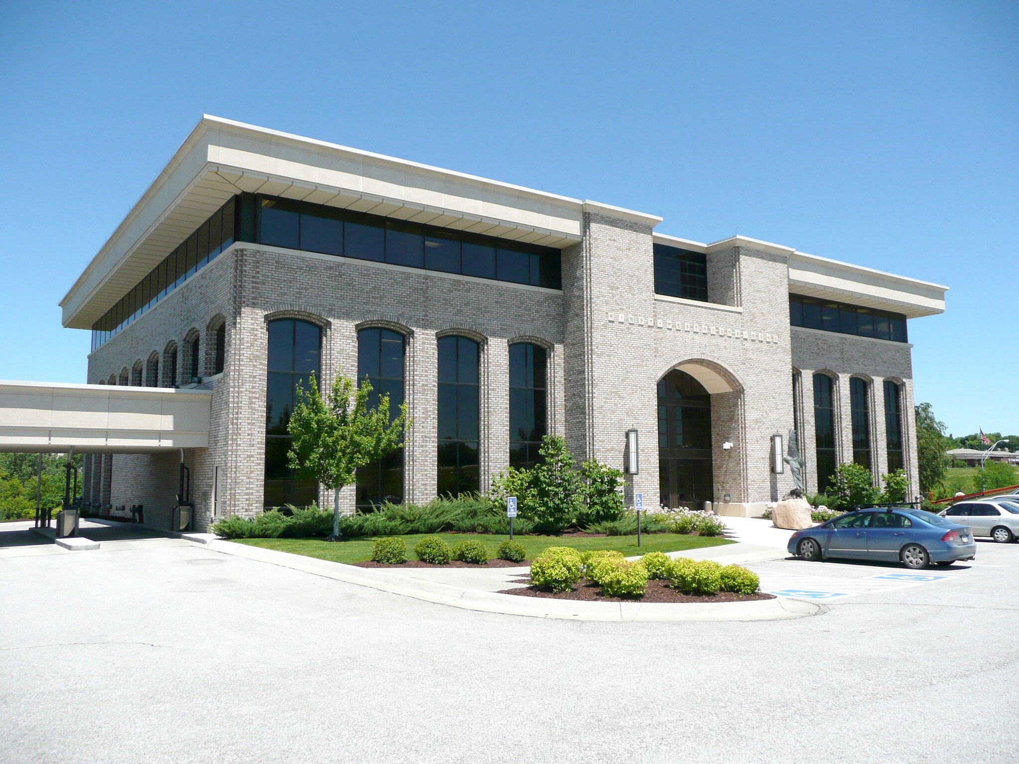 15750 W Dodge Rd, Omaha, NE for Rent