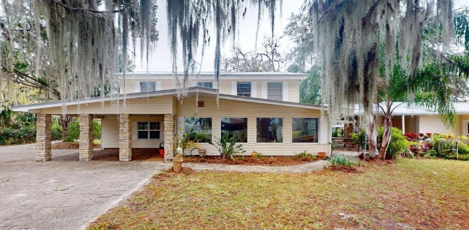 117 Peggy Ln, Crescent City, FL for Sale