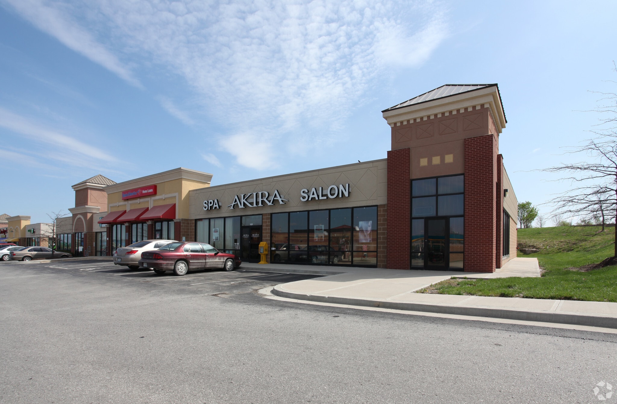 1631-1661 NE Douglas St, Lees Summit, MO for Rent