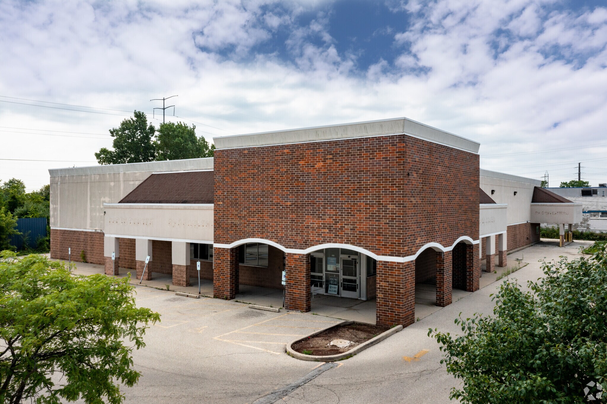6330 N 76th St, Milwaukee, WI for Rent