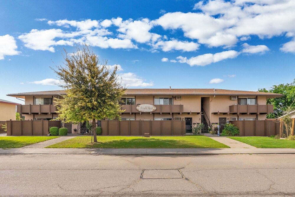 1510 W 12th St, Tracy, CA for Sale