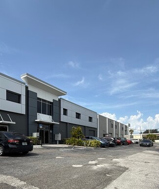 Tampa, FL Loft/Creative Space - 5402 W Laurel St