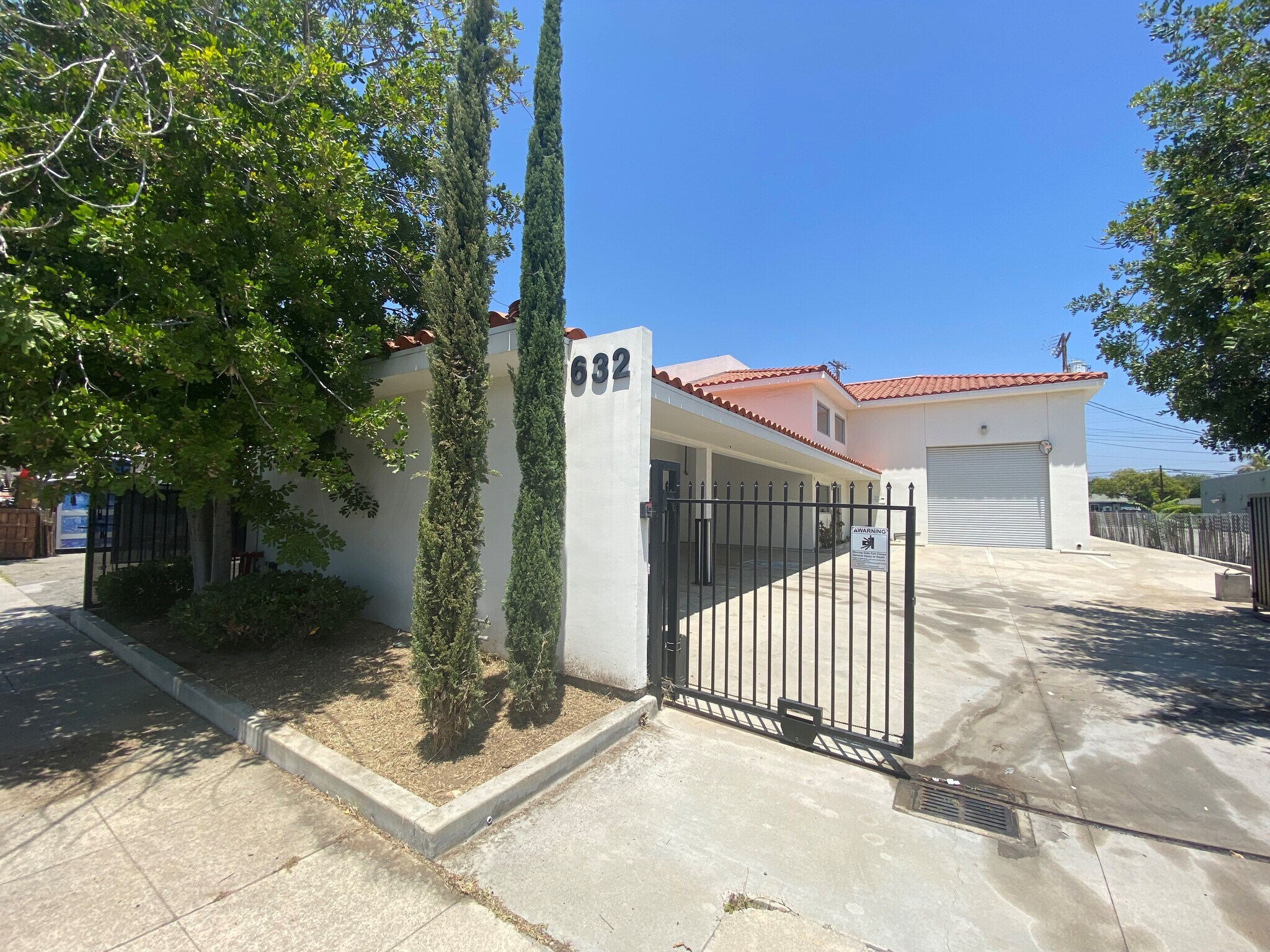 632 S Glenwood Pl Burbank, CA 91506 Flex Property for Lease on
