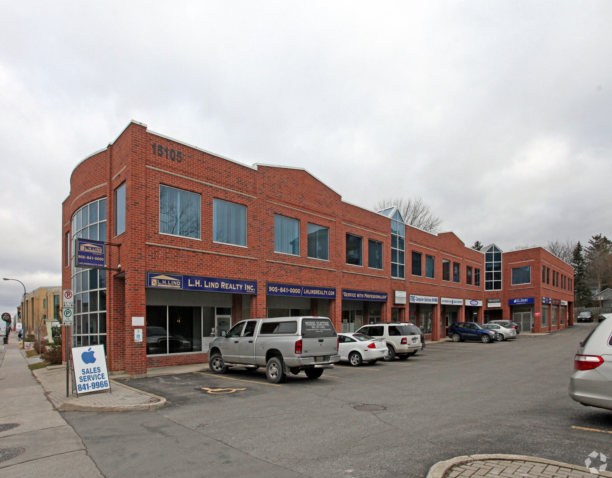 Yonge St Aurora On L4g 1m3 Office Property For Lease On Showcase Com
