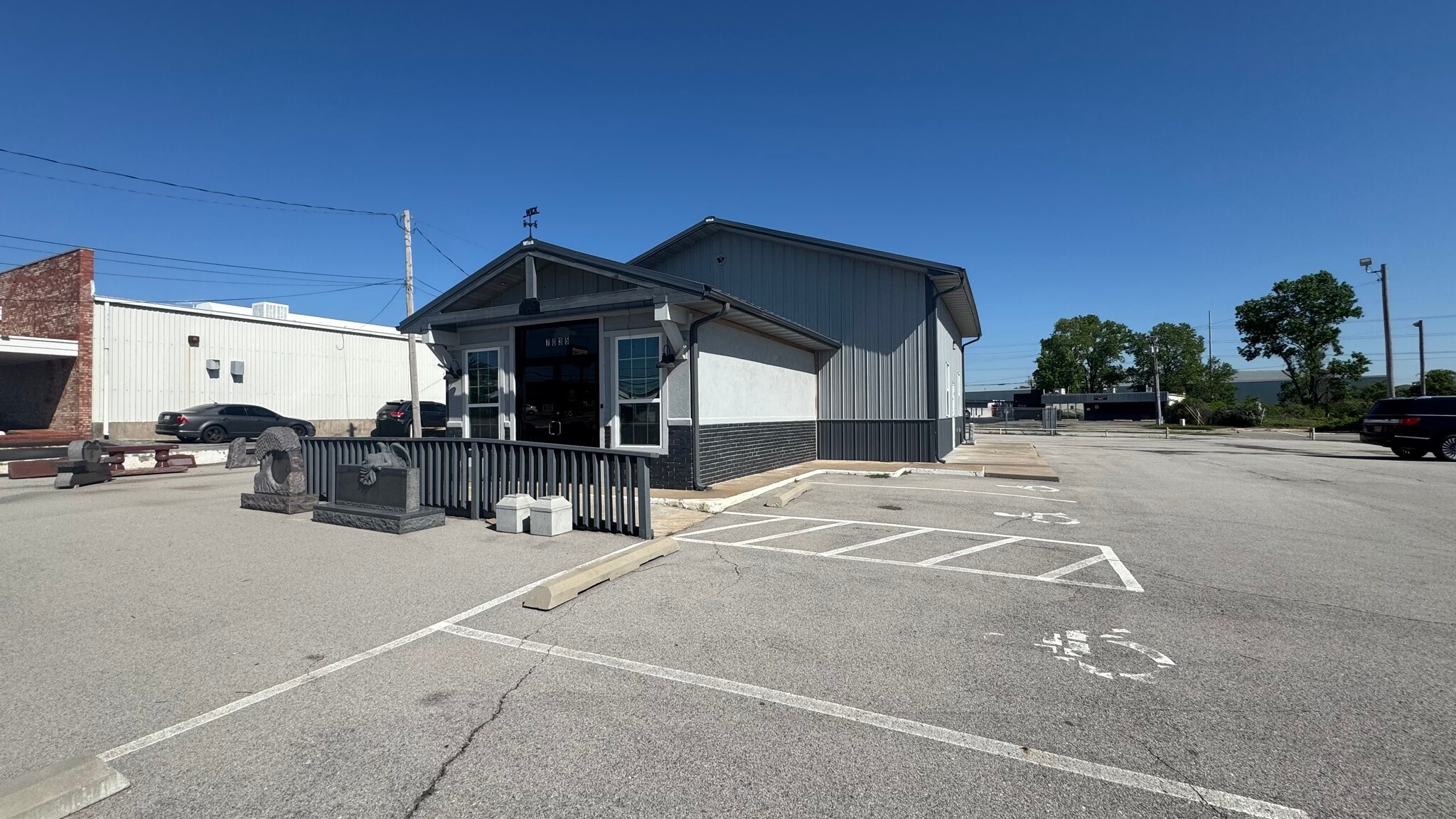 7035 E 41st St, Tulsa, OK for Sale