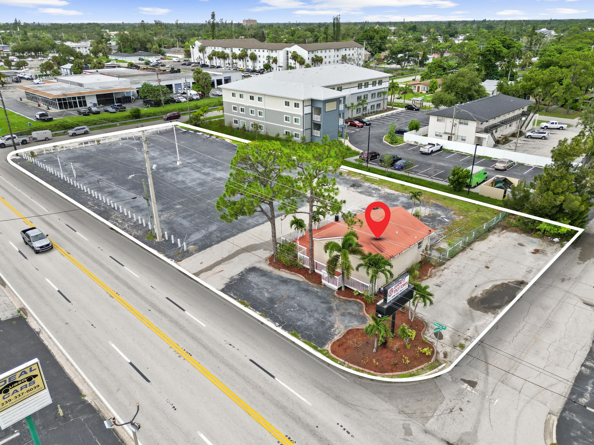 2744 Fowler St, Fort Myers, FL for Sale