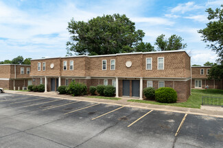 Carbondale, IL Apartments - 800 E Grand Ave