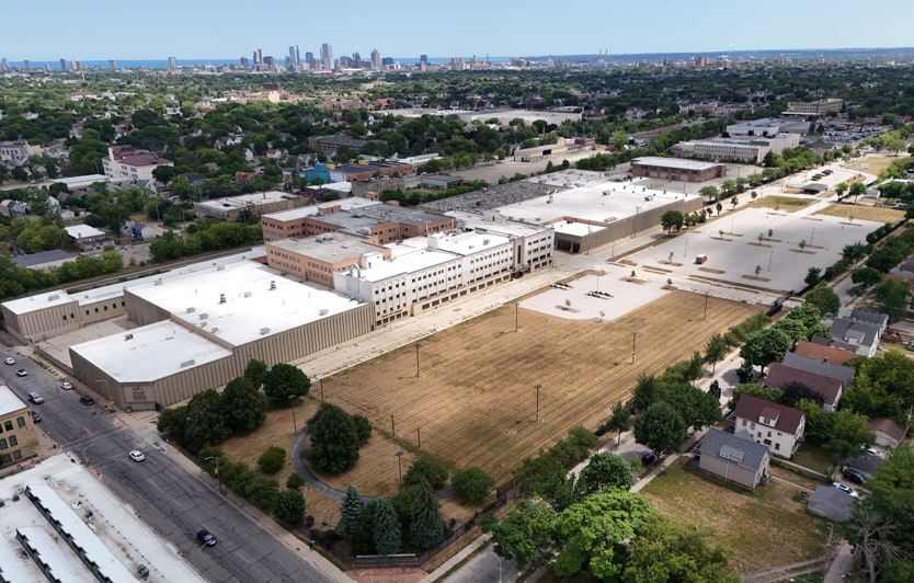 2600 N 32nd St, Milwaukee, WI for Sale