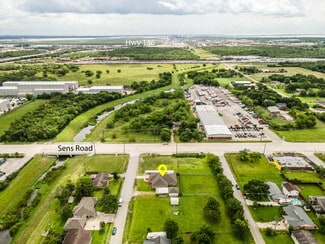 La Porte, TX Residential Income - 11820 Plainbrook St