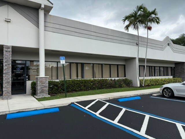 5400 S University Dr, Davie, FL for Rent