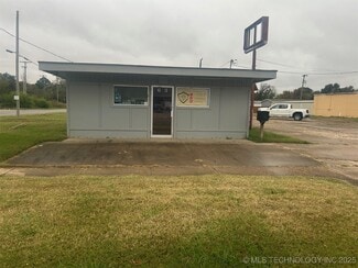 Wagoner, OK Freestanding - 603 W Cherokee St