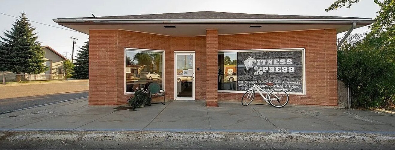 111 2nd St E, Chester, MT for Sale