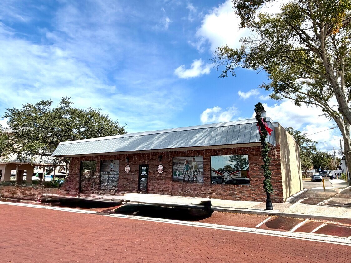 687 8th st, Clermont, FL for Rent