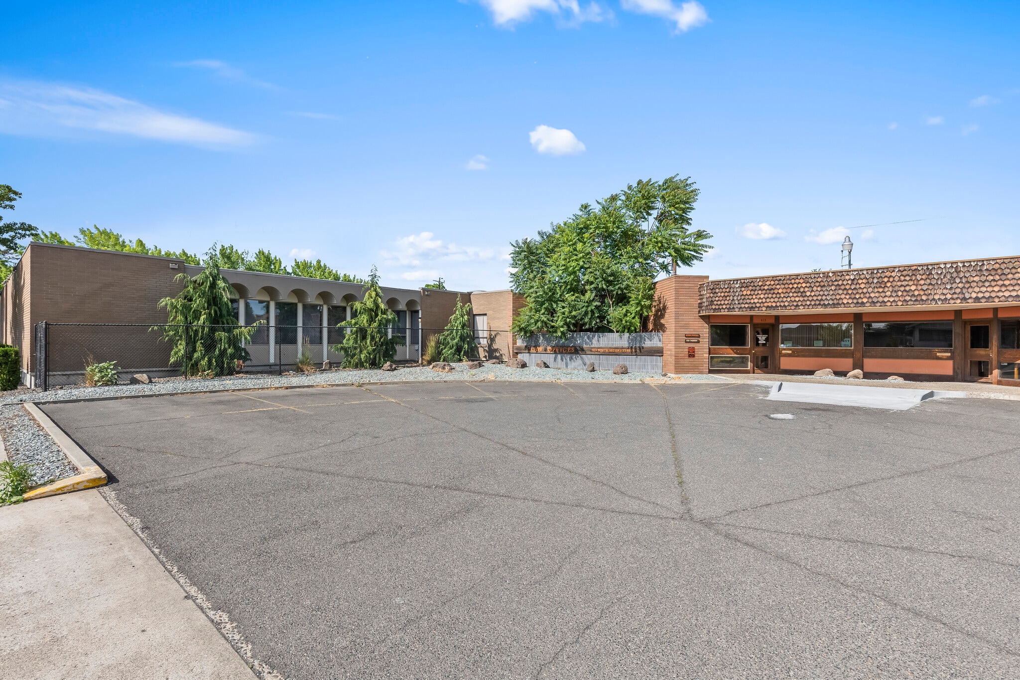 411-413 N 2nd St, Yakima, WA for Sale