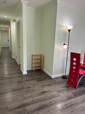 Los Angeles, CA Apartments - 1161 W 37th Dr
