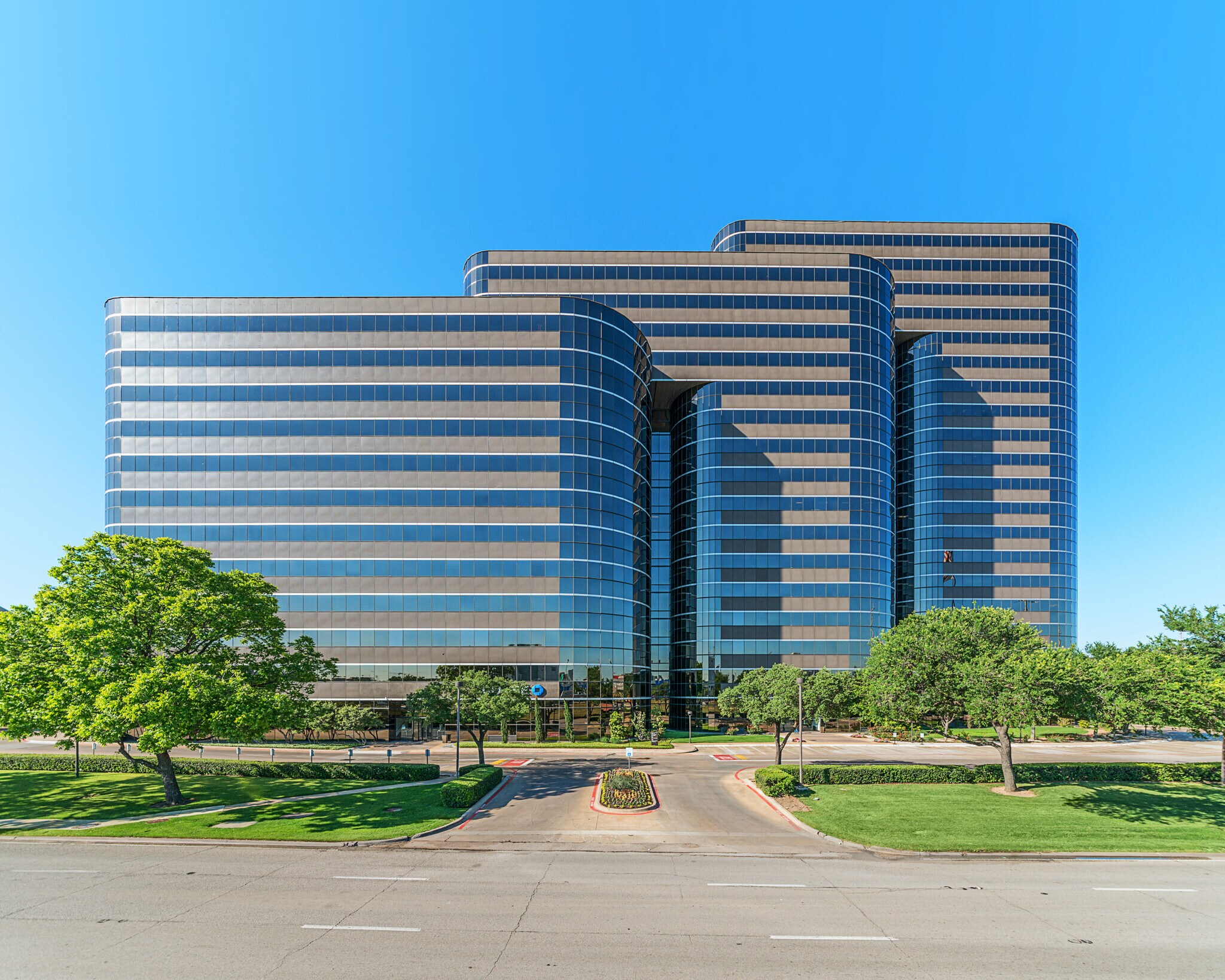 2777 N Stemmons Fwy Dallas, TX 75207 Office Property for Lease on