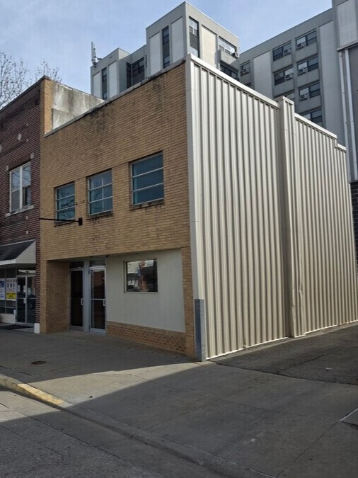 710 Commercial St, Atchison, KS for Rent