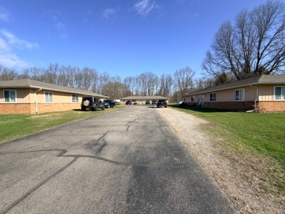 1601-1609 E M-36, Pinckney, MI for Sale