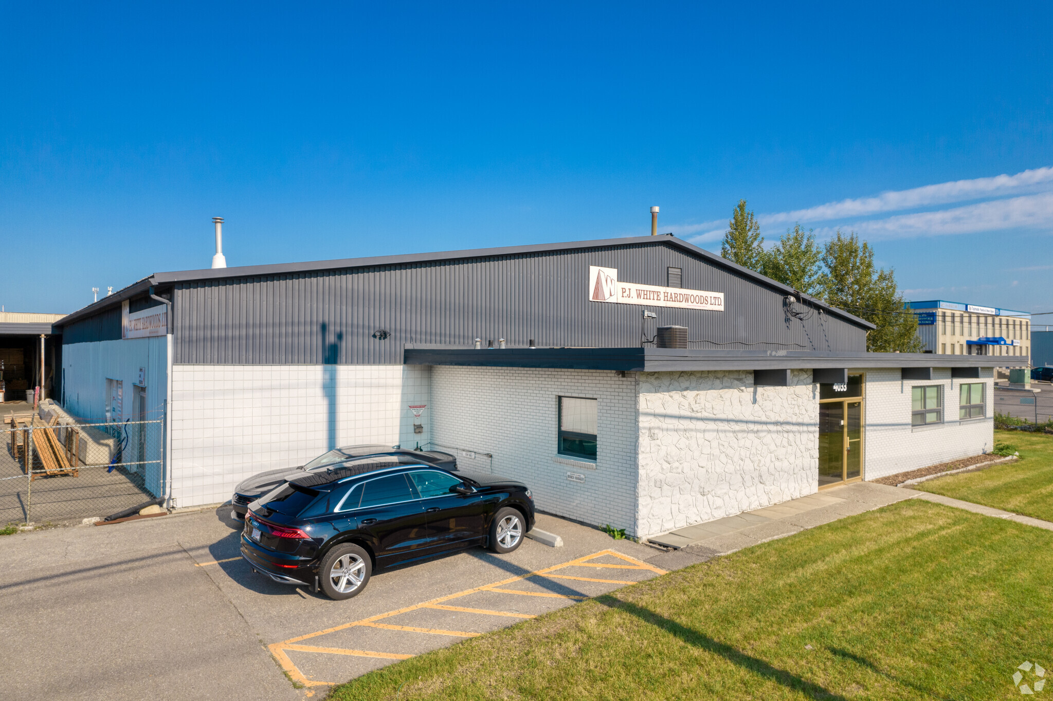 4033 11th St SE, Calgary, AB for Rent