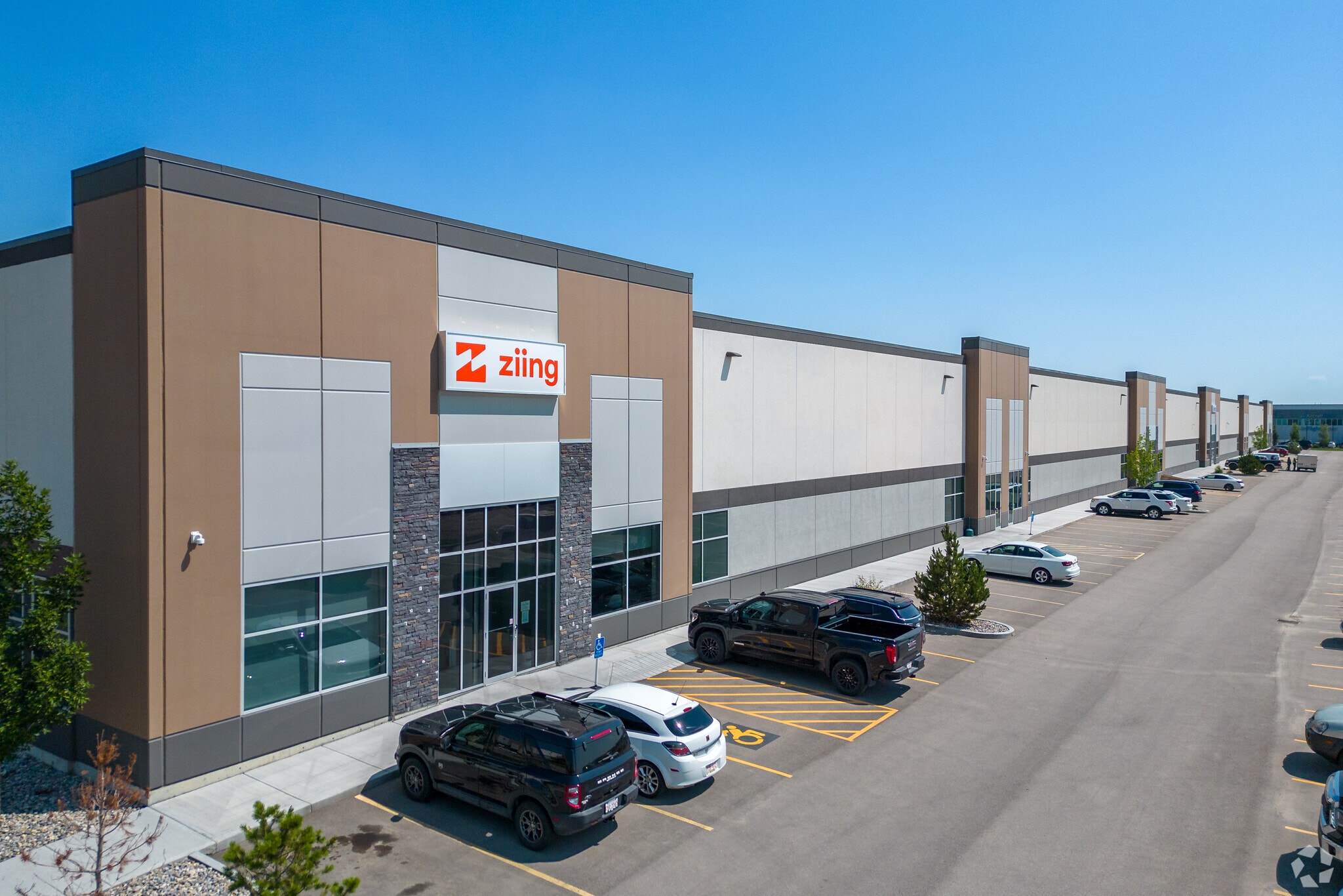 250 Aero Link NE, Calgary, AB for Rent