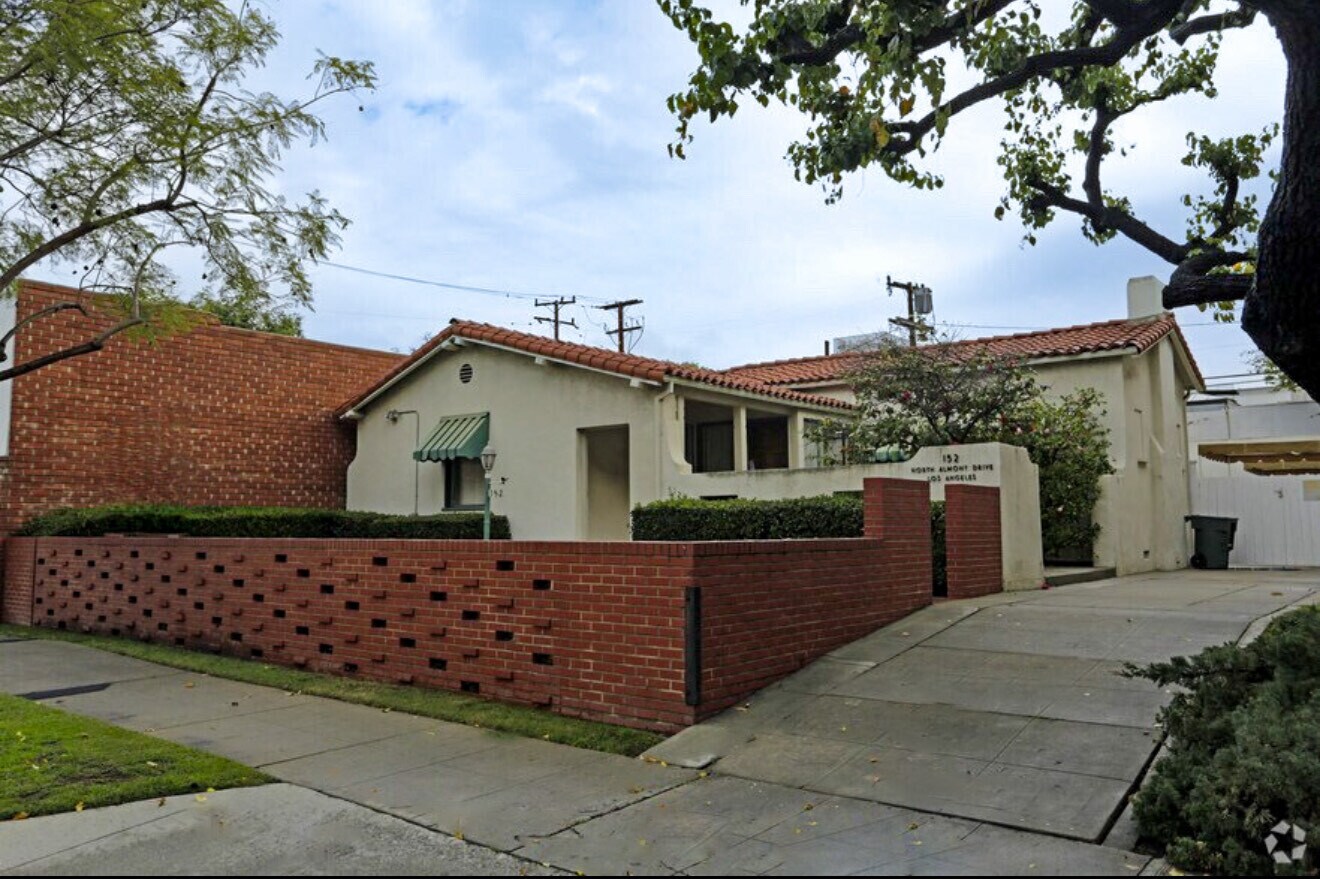 152 N Almont Dr, West Hollywood, CA for Rent