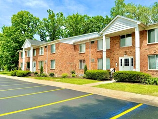 Walled Lake, MI Apartments - 1250-1256 E West Maple Rd