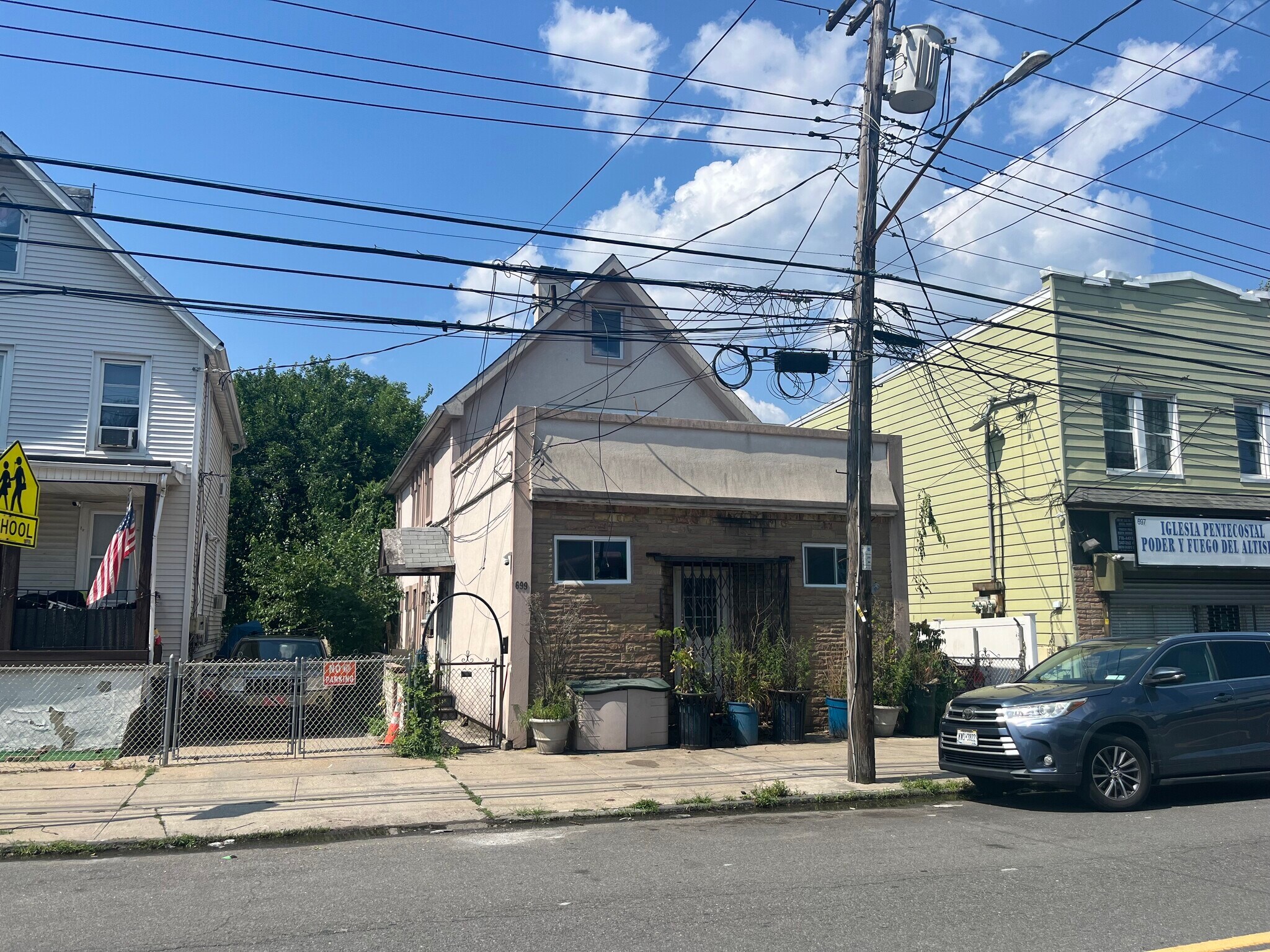 699 Henderson Ave, Staten Island, NY for Sale