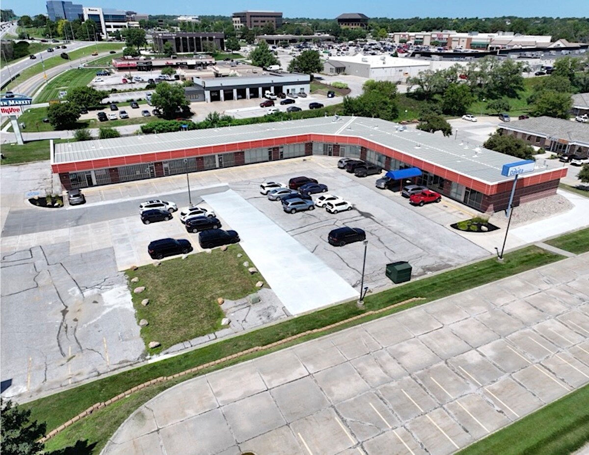 13042-13058 W Dodge Rd, Omaha, NE for Rent