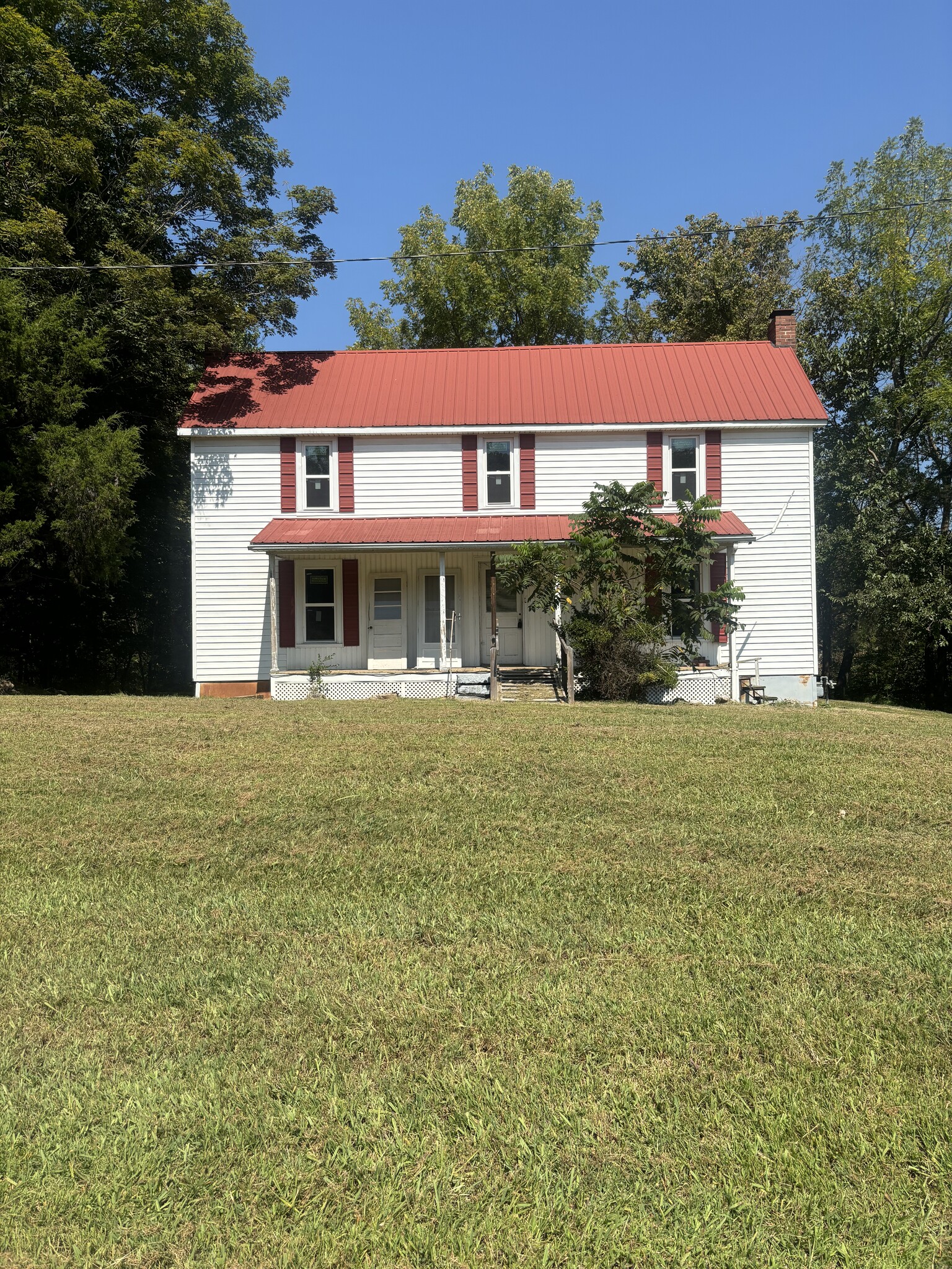 1046 Livingston Hwy, Byrdstown, TN for Sale