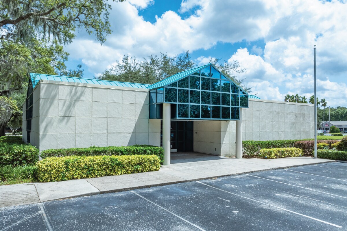 15302 Amberly Dr, Tampa, FL for Sale