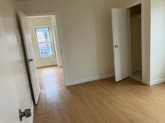 Bronx, NY Flex - 3933 White Plains Rd
