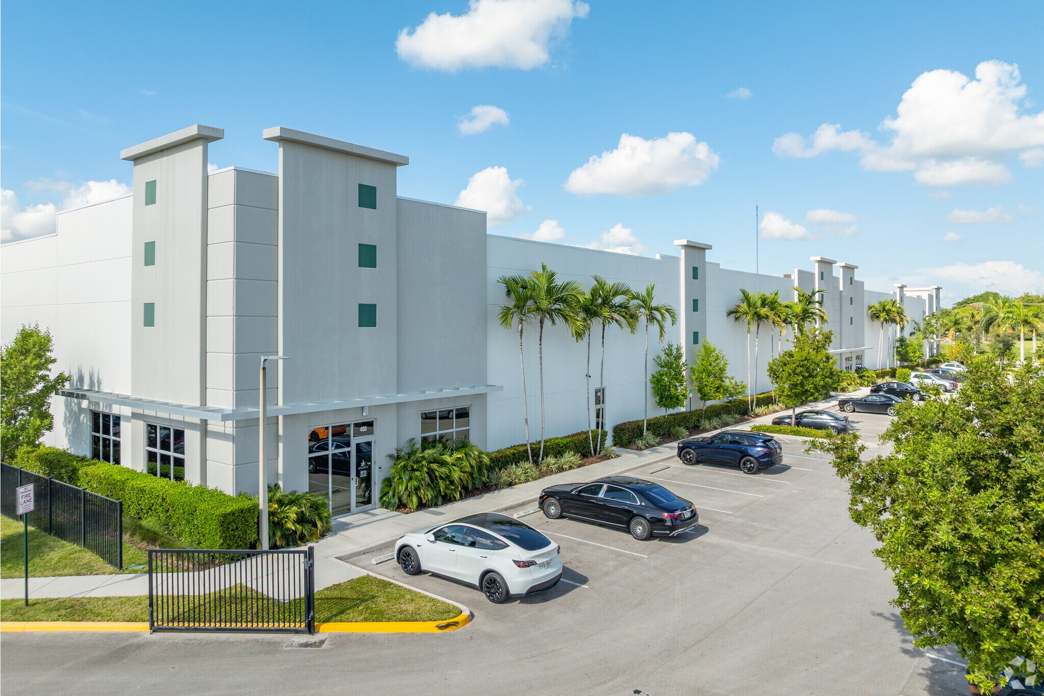 2751 Commerce Center Way, Pembroke Park, FL for Rent