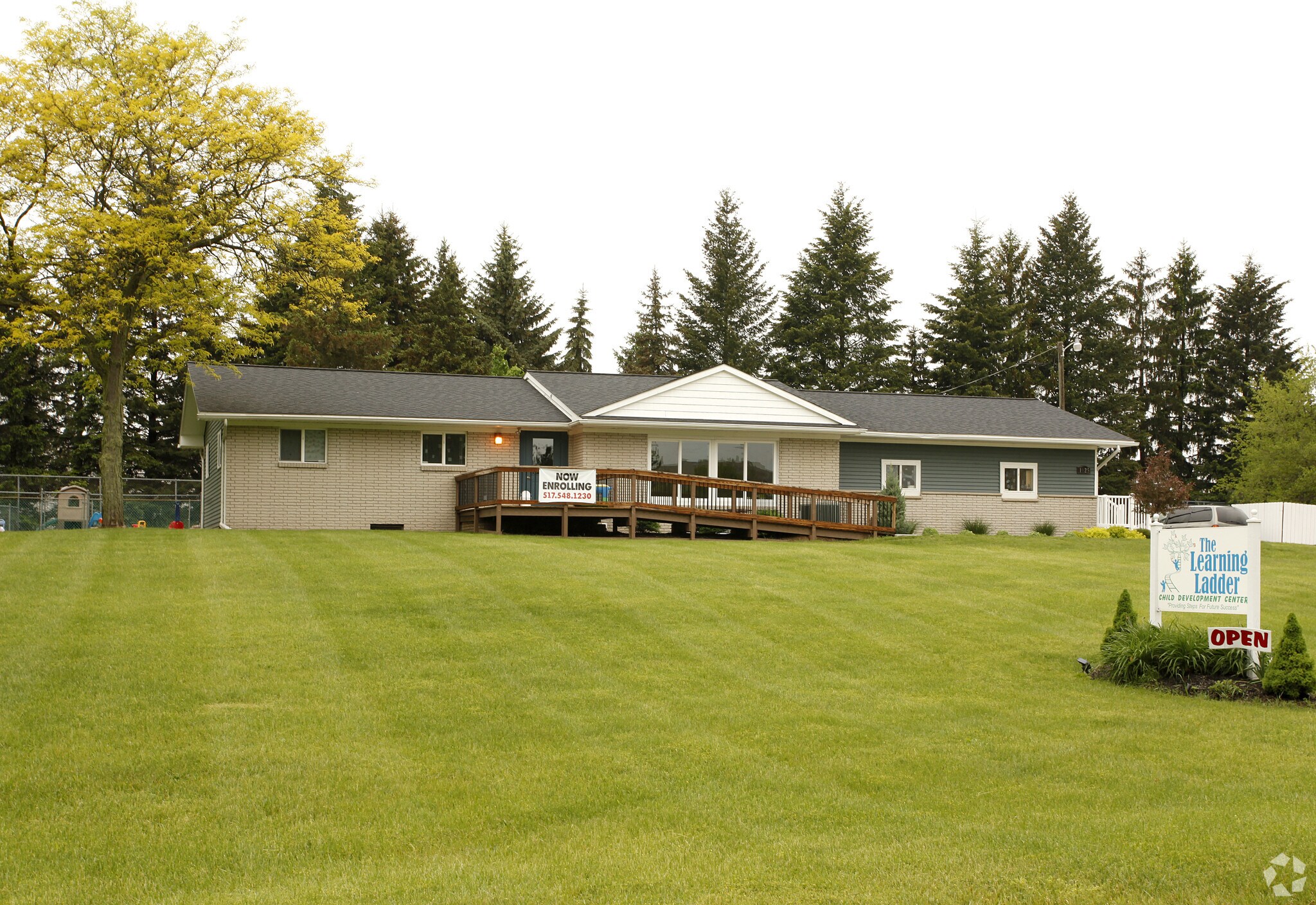 1025 Yorkshire Dr, Howell, MI for Sale