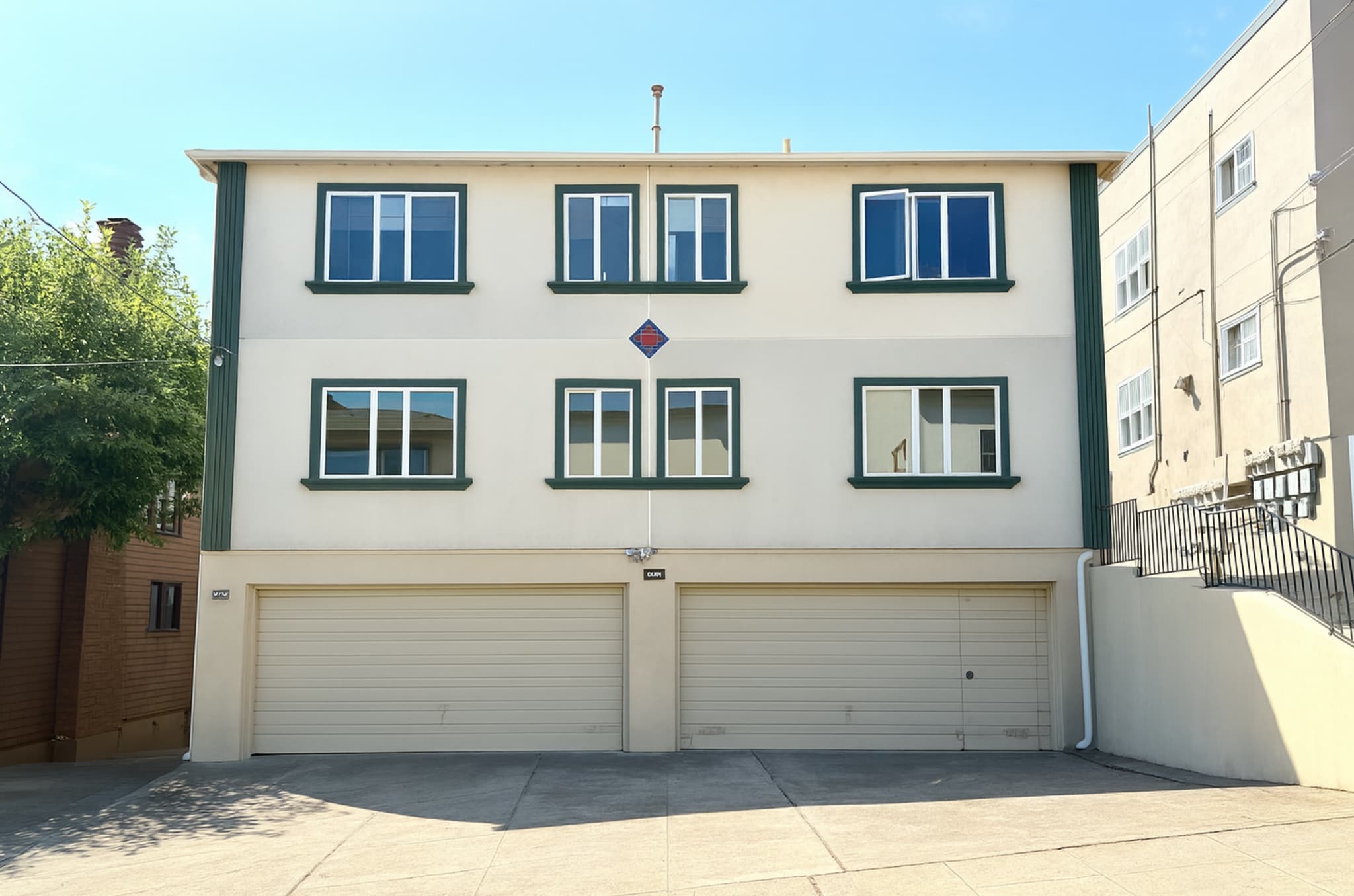 539 Mandana Blvd, Oakland, CA for Sale