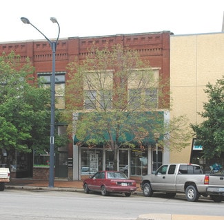 Topeka, KS Storefront Retail/Office - 927 S Kansas Ave