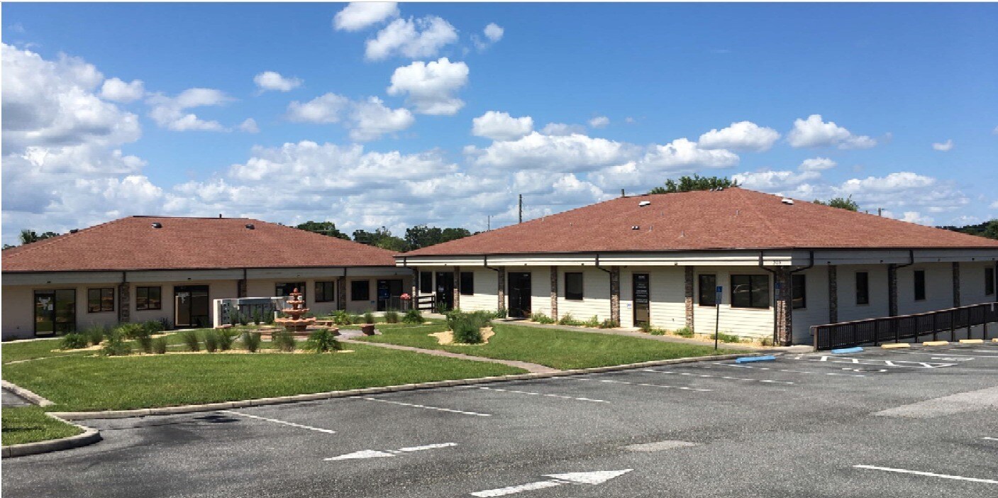301 Skyline Dr, Lady Lake, FL for Rent