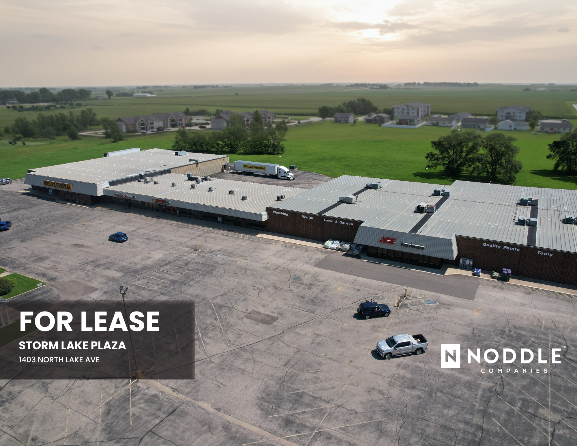 1423 N Lake Ave, Storm Lake, IA for Rent