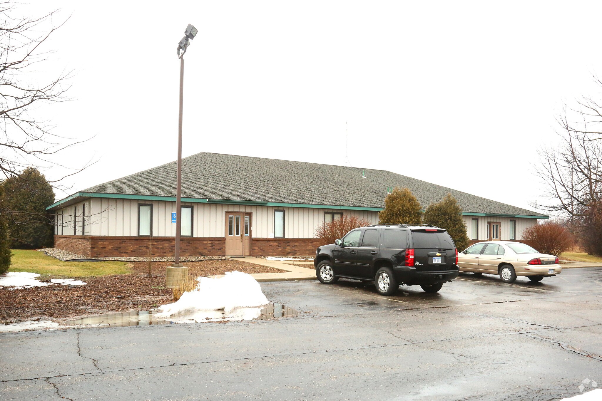 820 Bridgeview N, Saginaw, MI for Sale