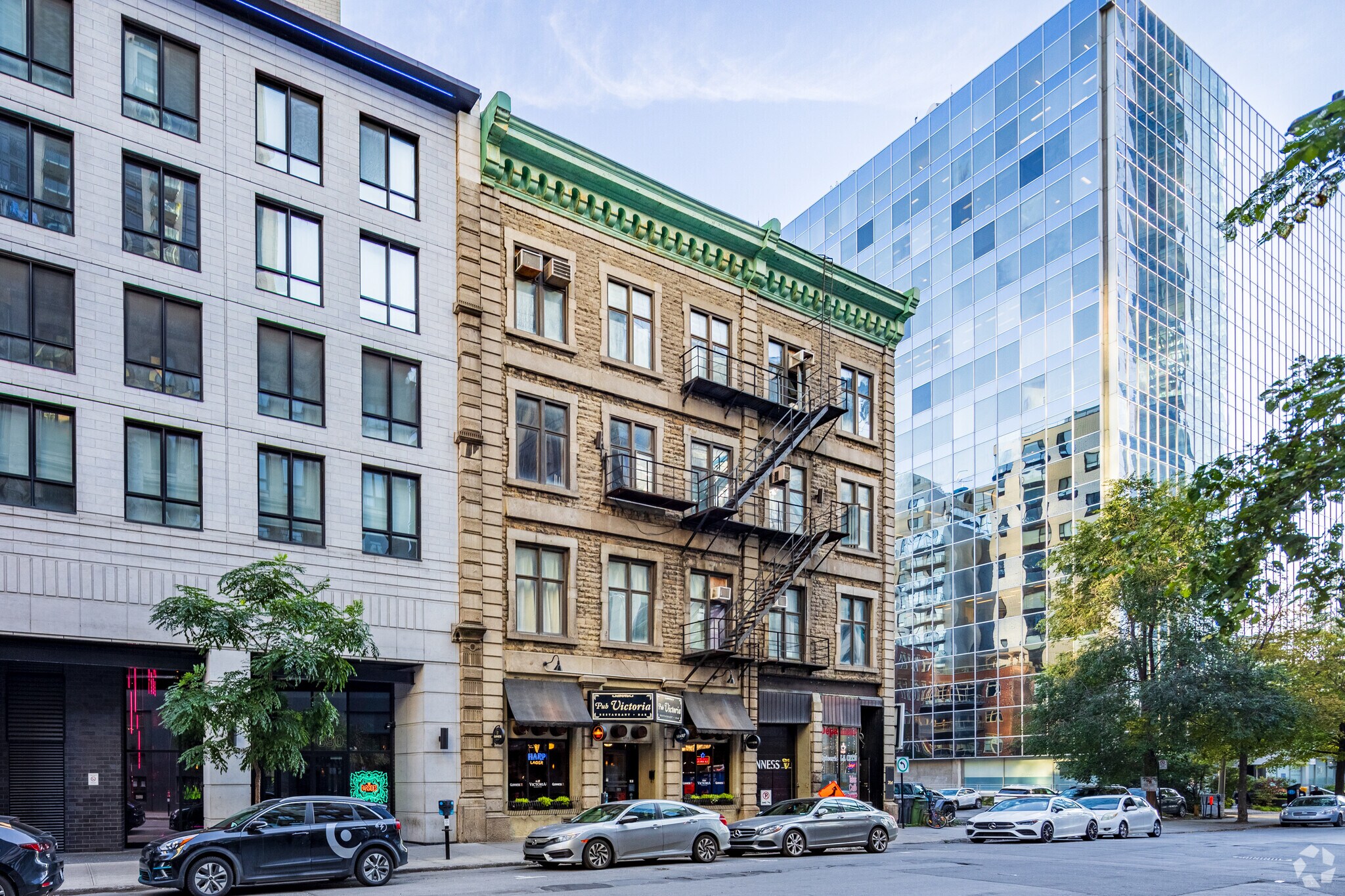 698-704 Rue Notre-Dame O, Montréal, QC for Sale