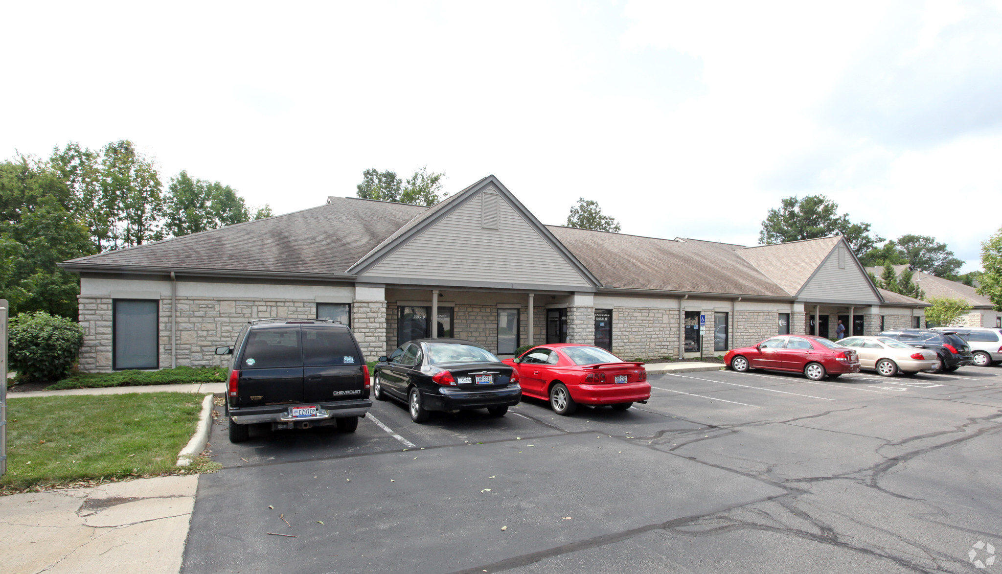 5935 Wilcox Pl, Dublin, OH for Rent